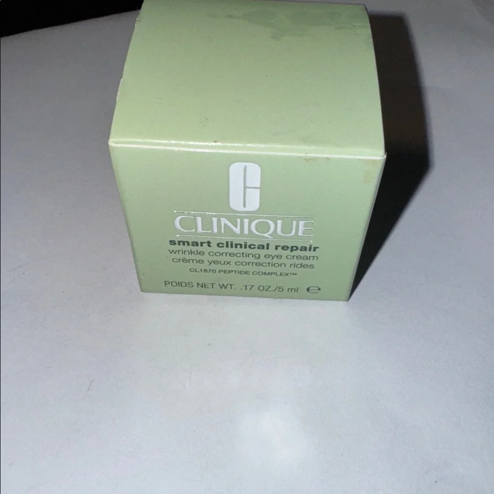 Clinique Smart Clinical Repair Eye Cream - Light Green